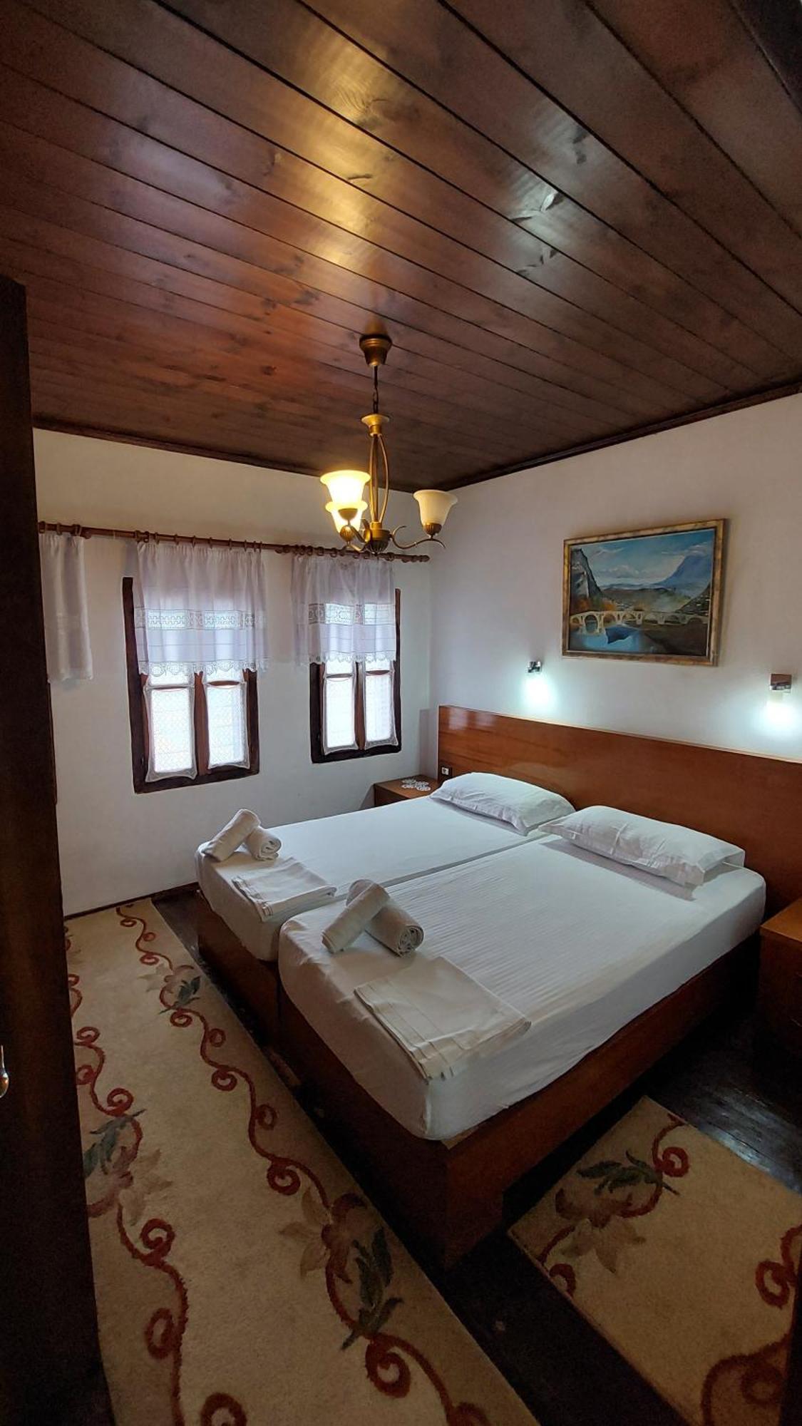 Old Town Hava Baci Hotel Берат Екстериор снимка