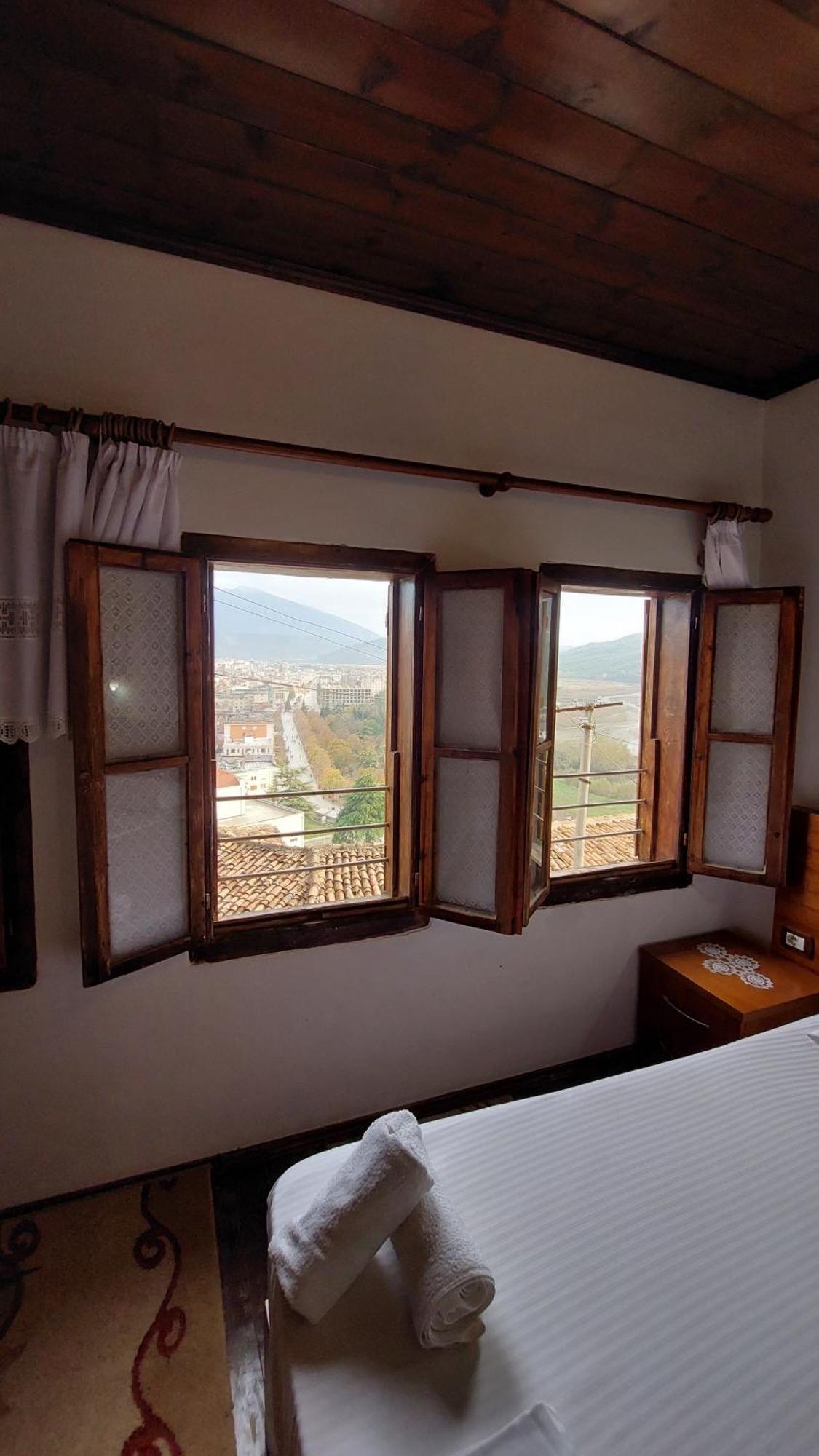 Old Town Hava Baci Hotel Берат Екстериор снимка