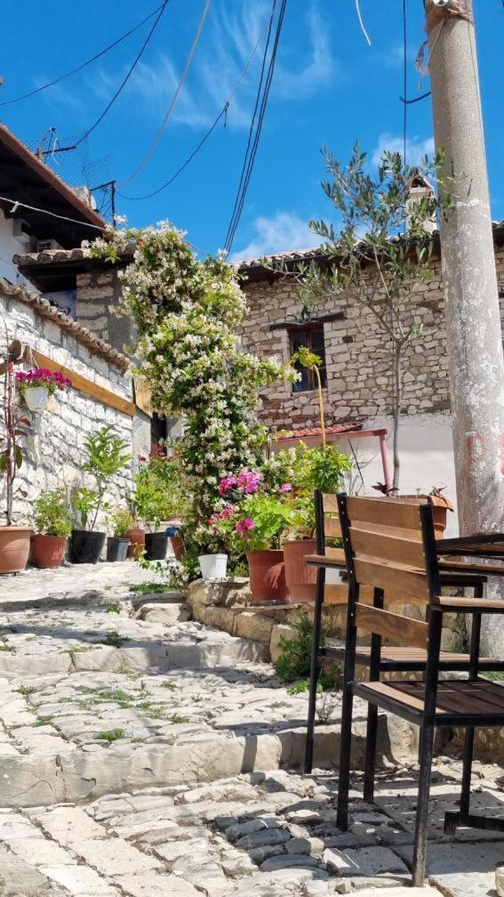 Old Town Hava Baci Hotel Берат Екстериор снимка