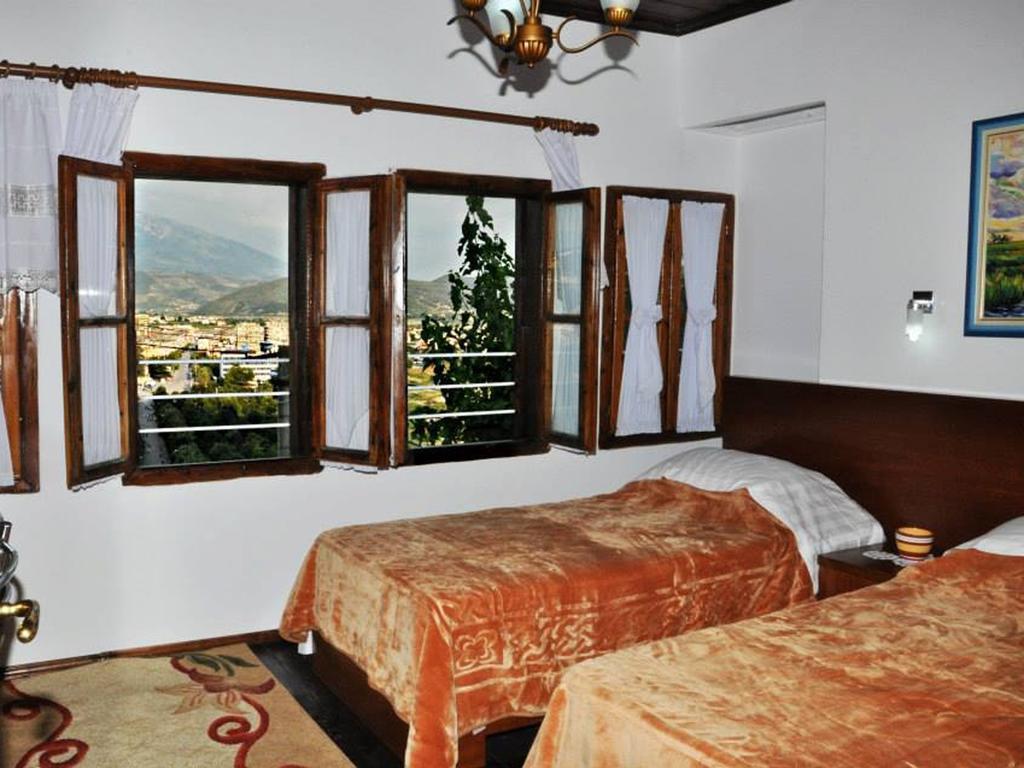 Old Town Hava Baci Hotel Берат Екстериор снимка