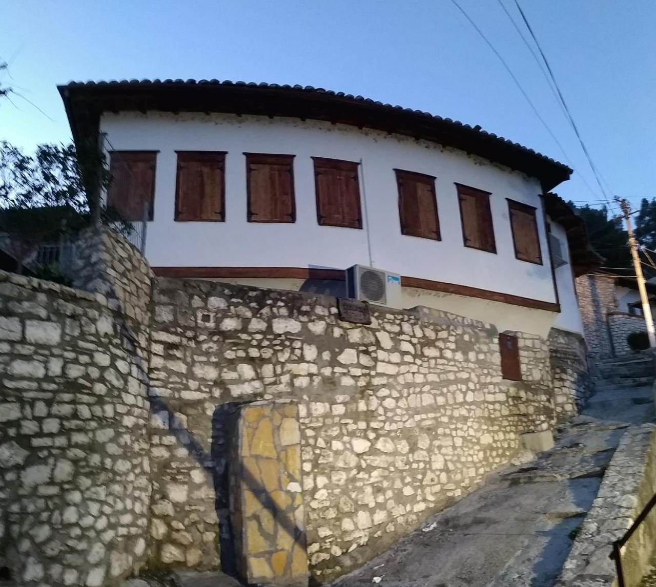 Old Town Hava Baci Hotel Берат Екстериор снимка